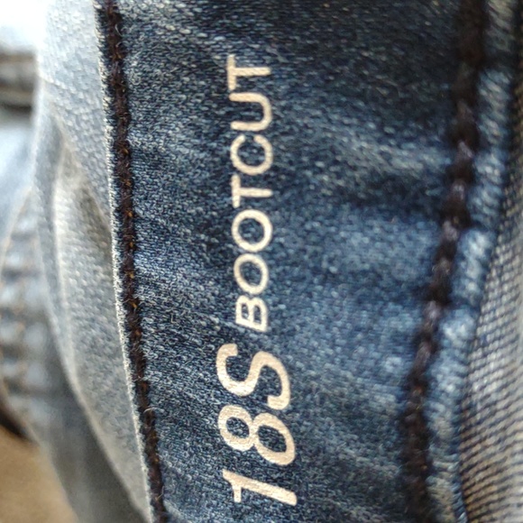 Still like new A N A 18S Bootcut Jeans - Picture 5 of 6